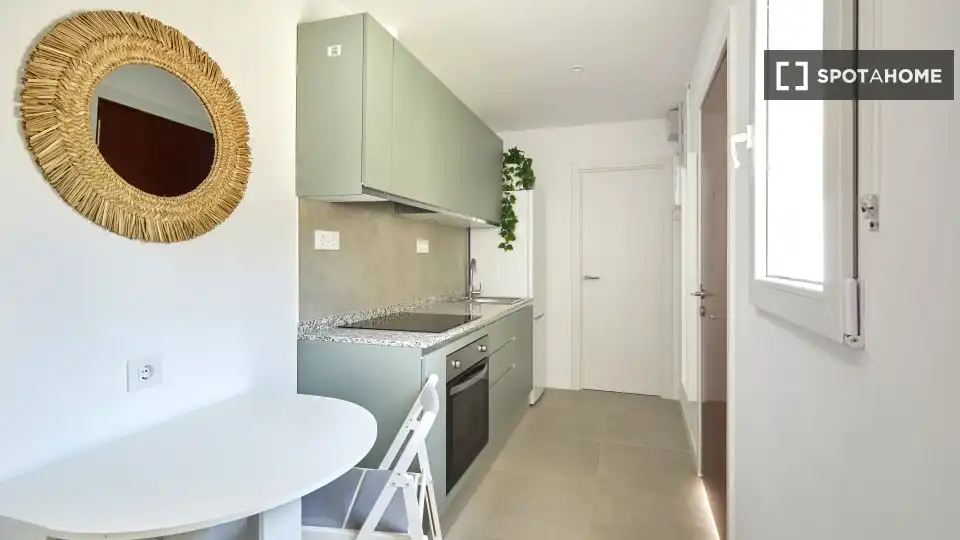 Cocina de Piso de alquiler en Barcelona con Aire acondicionado, Calefacción y Amueblado