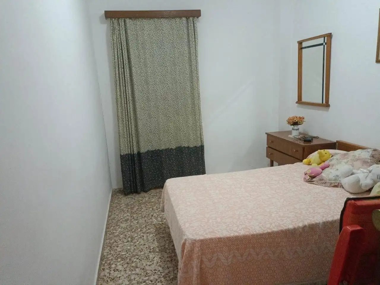 Dormitori de Casa o xalet en venda en Chiva amb Calefacció, Jardí privat i Terrassa