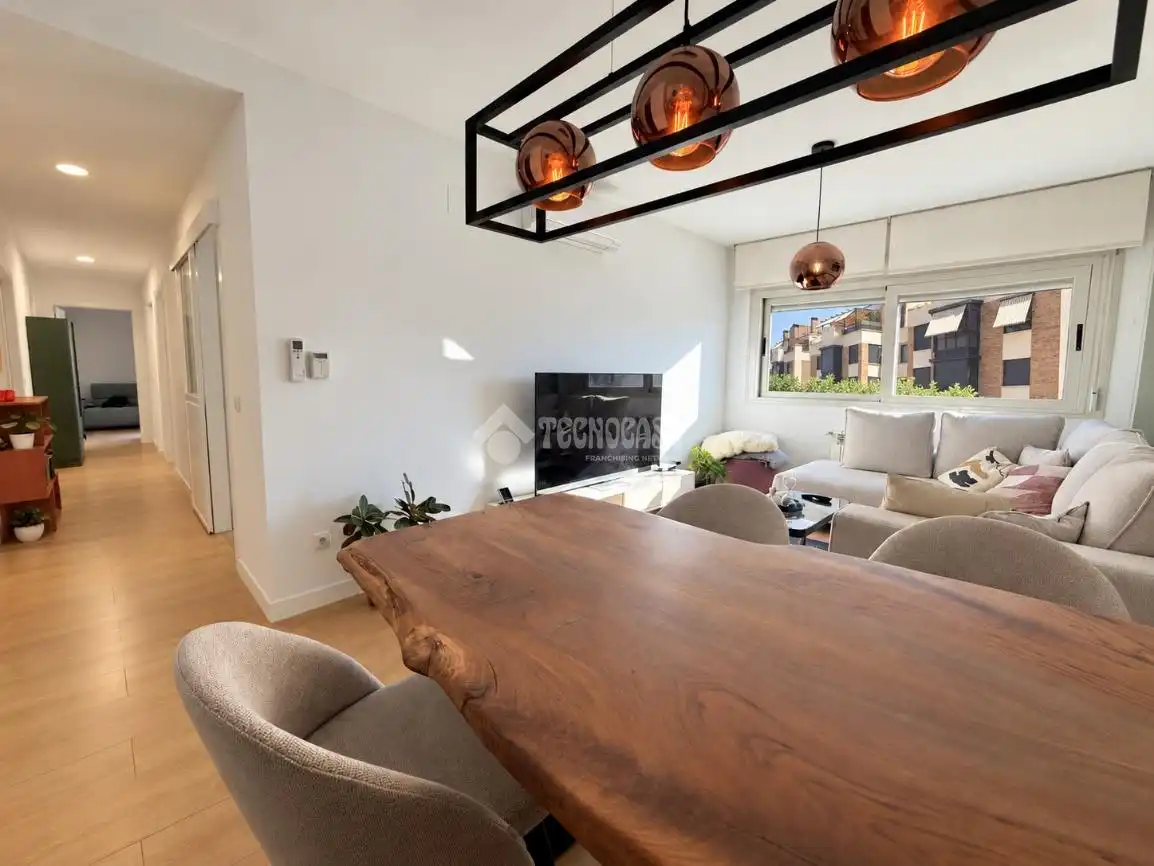 Living room of Flat for sale in Fuencarral - El Pardo