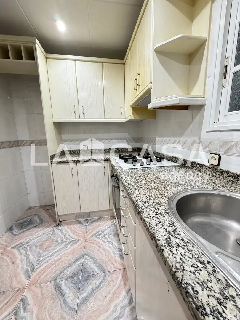 Kitchen of Flat for sale in Santa Coloma de Gramenet  with Balcony