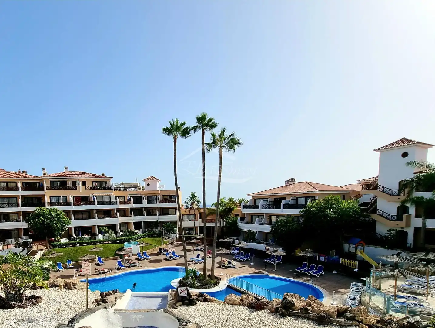 Außenansicht von Wohnung zum Verkauf in San Miguel de Abona mit Klimaanlage, Terrasse und Schwimmbad