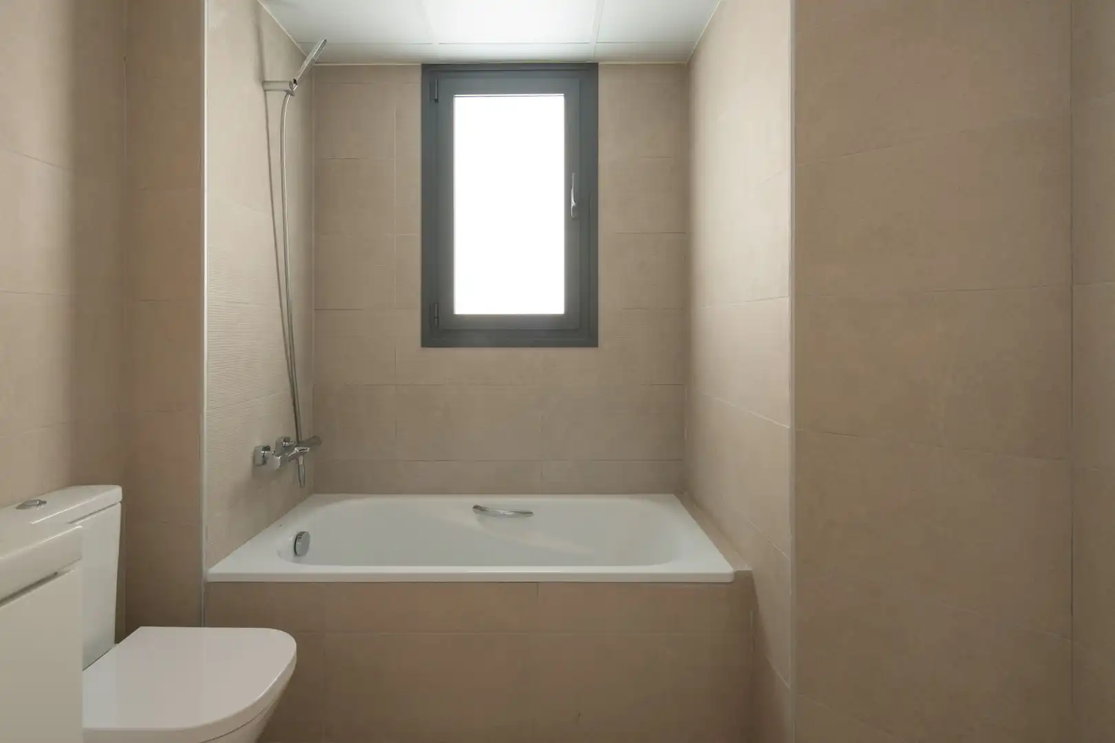Bathroom of Flat for sale in Málaga  with Parquet flooring, Terrace and Storage room