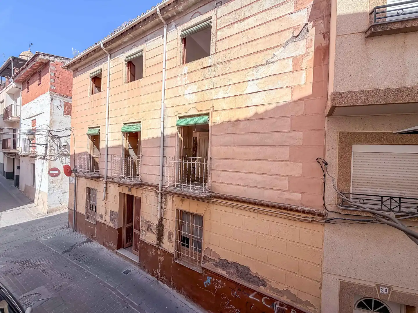 Außenansicht von Country house zum Verkauf in Loja mit Balkon