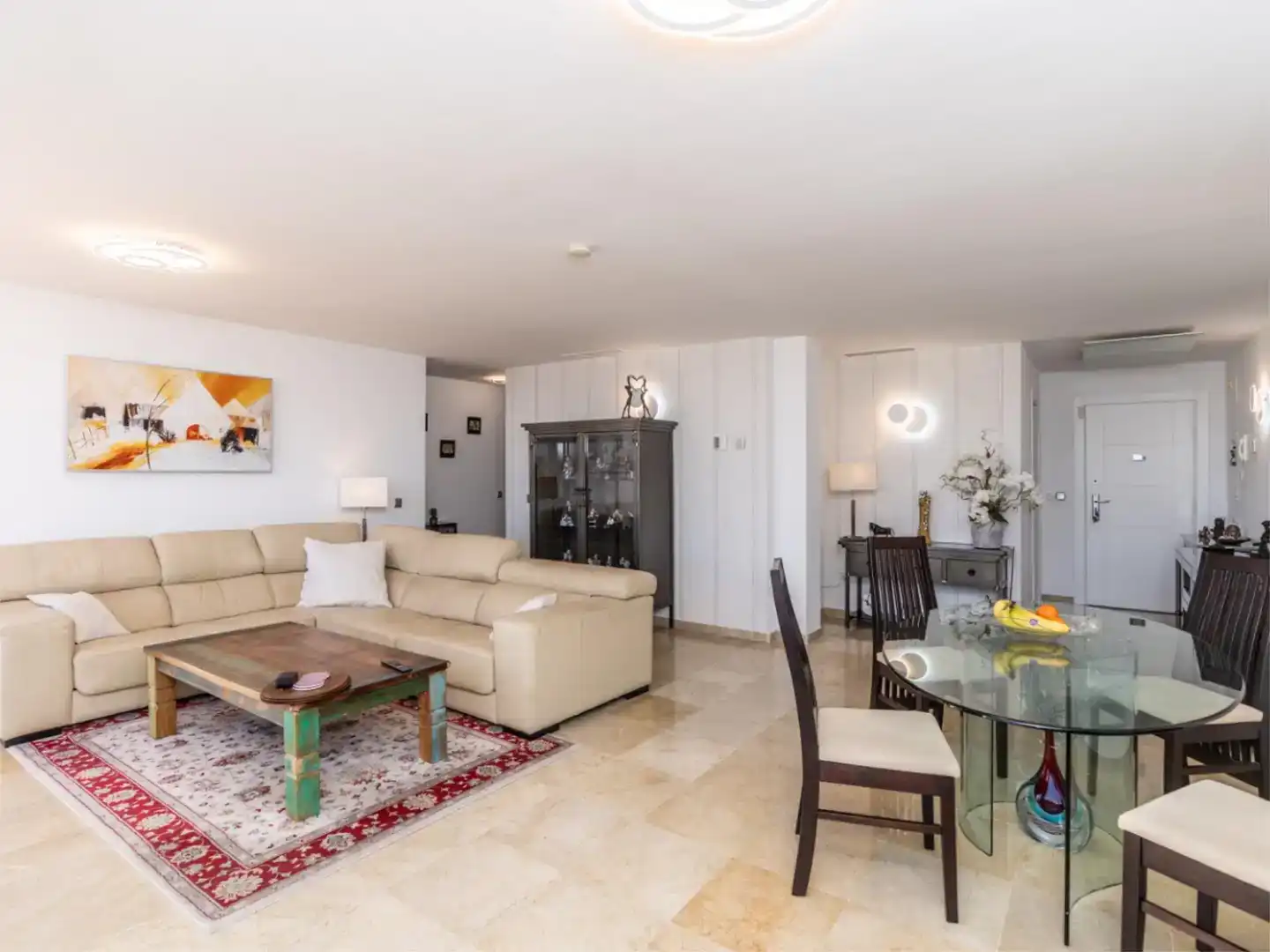 Living room of Flat for sale in Benahavís  with Air Conditioner, Terrace and Swimming Pool
