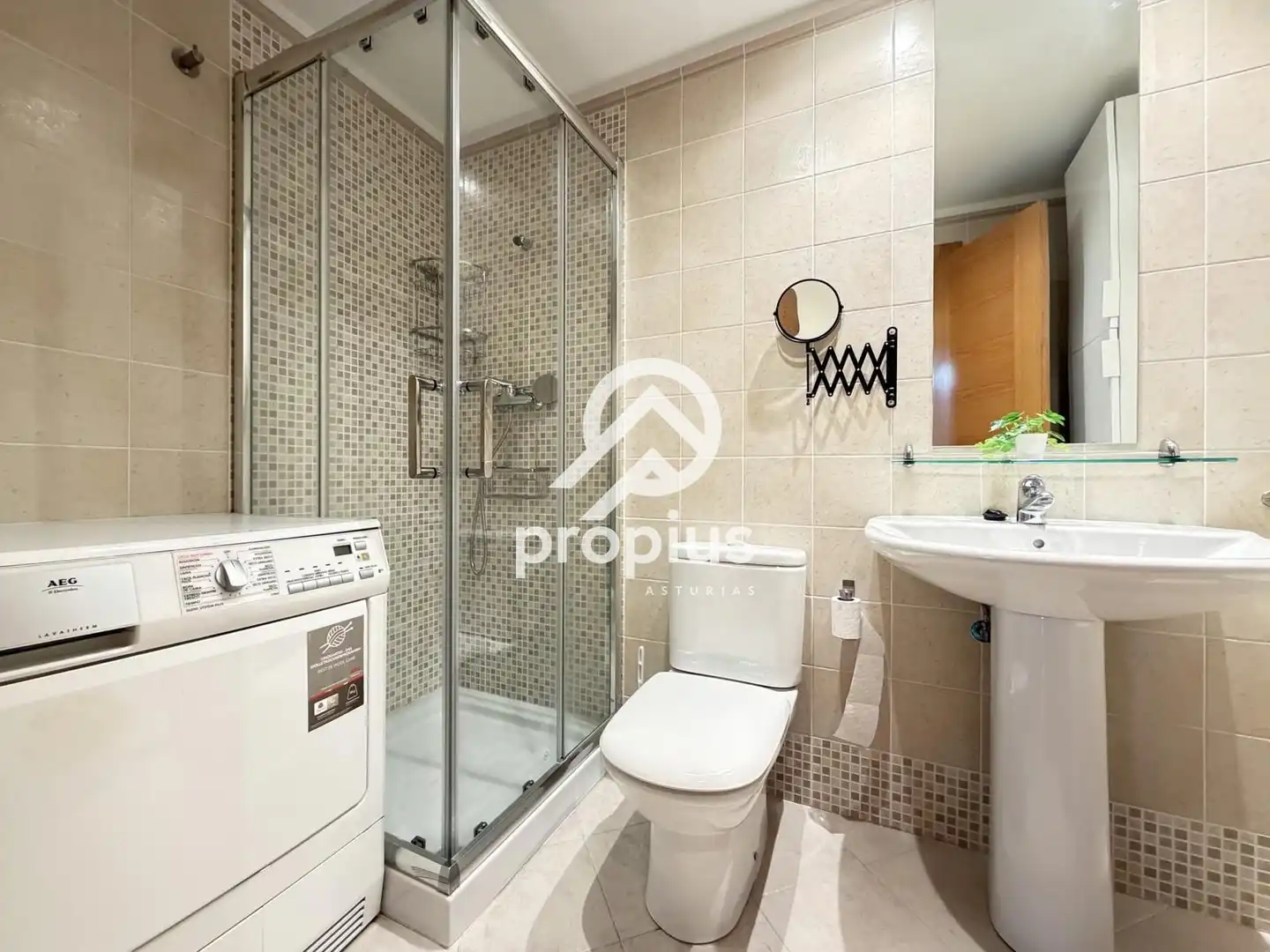 Bathroom of Flat for sale in Llanes  with Heating and Furnished