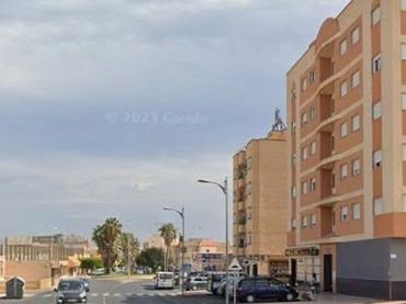 Wohnung mit Balkon zum Verkauf in Roquetas de Mar ciudad