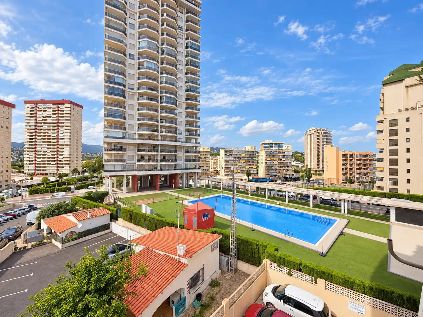 Apartment with pool to rent in Carrer Llentiscle 2