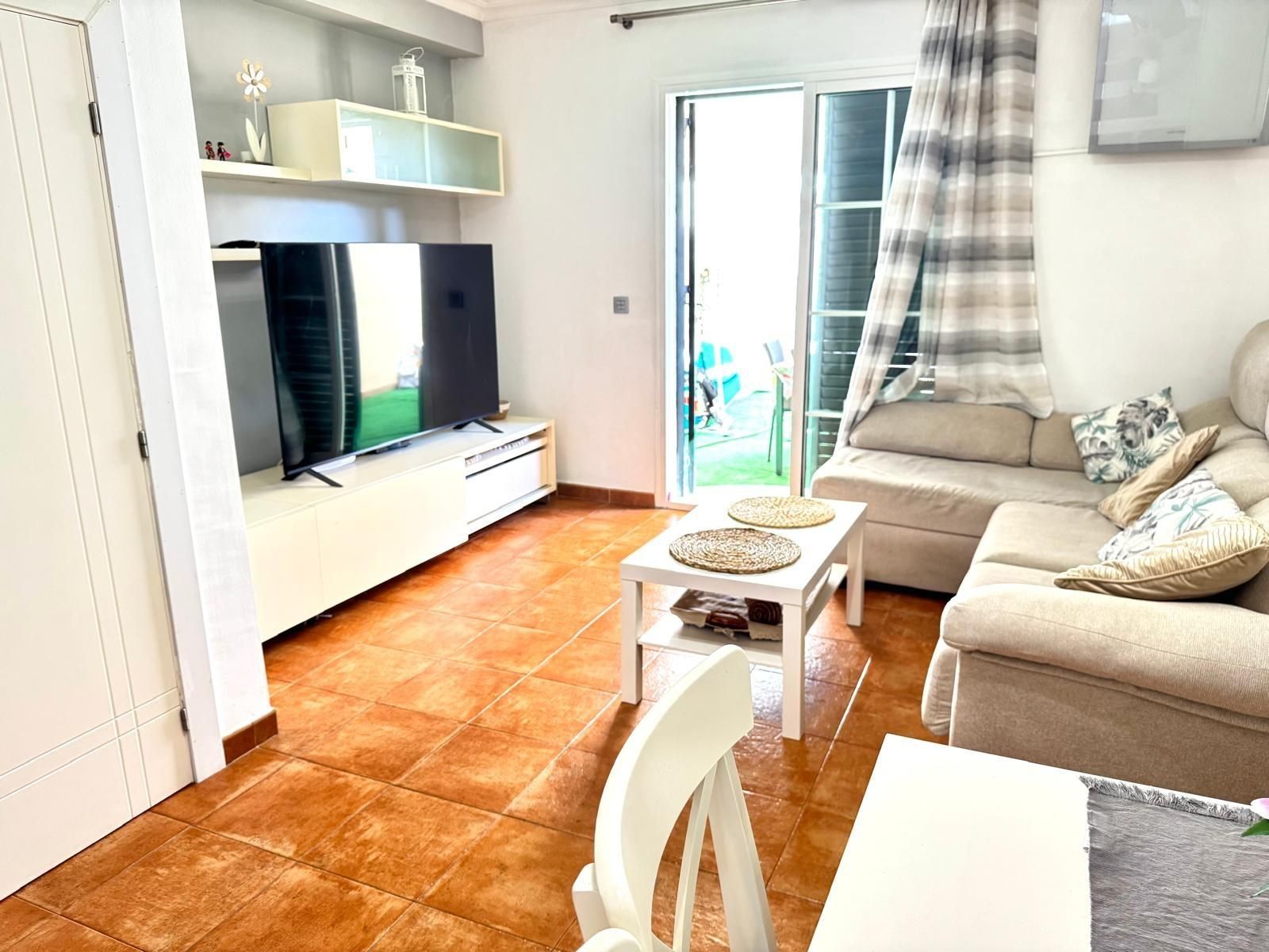 Sala d'estar de Casa adosada en venda en Algeciras