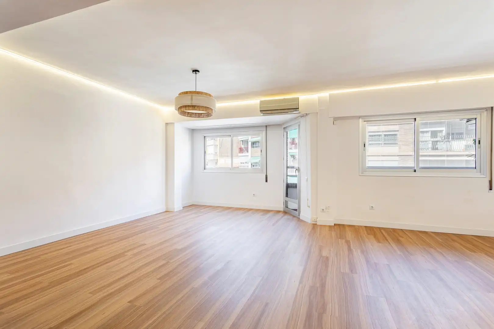 Piso con terraza en venta en Linares, imagen 3