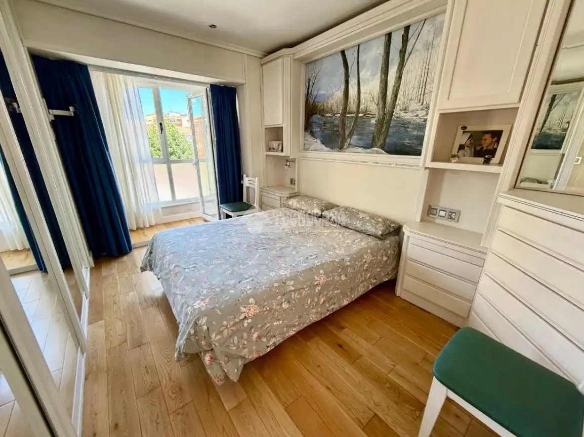 Habitación de Casa adosada en venta en León Capital  con Parquet, Terraza y Amueblado