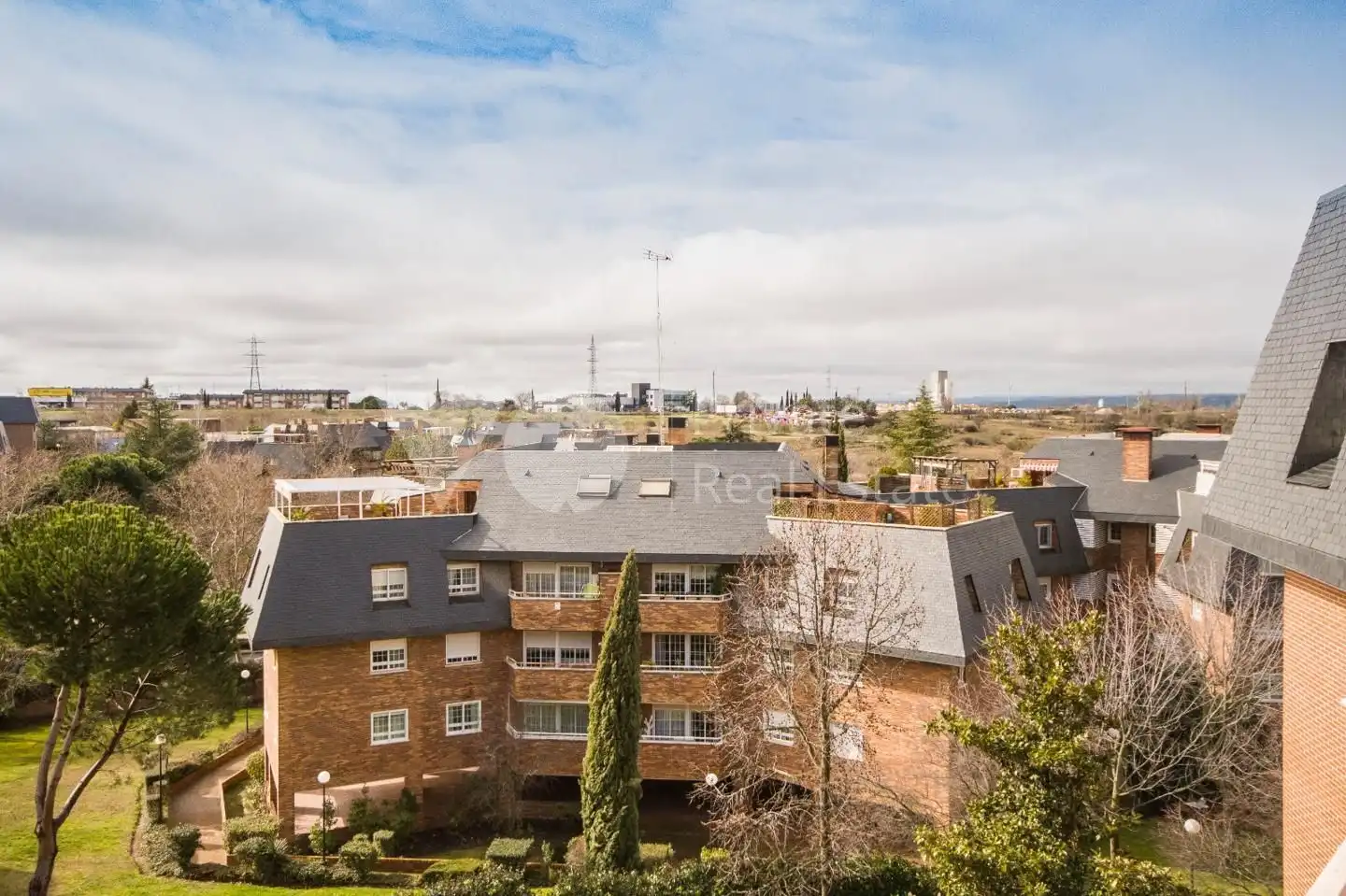 Vista exterior de Dúplex en venta en Majadahonda con Aire acondicionado, Calefacción y Terraza