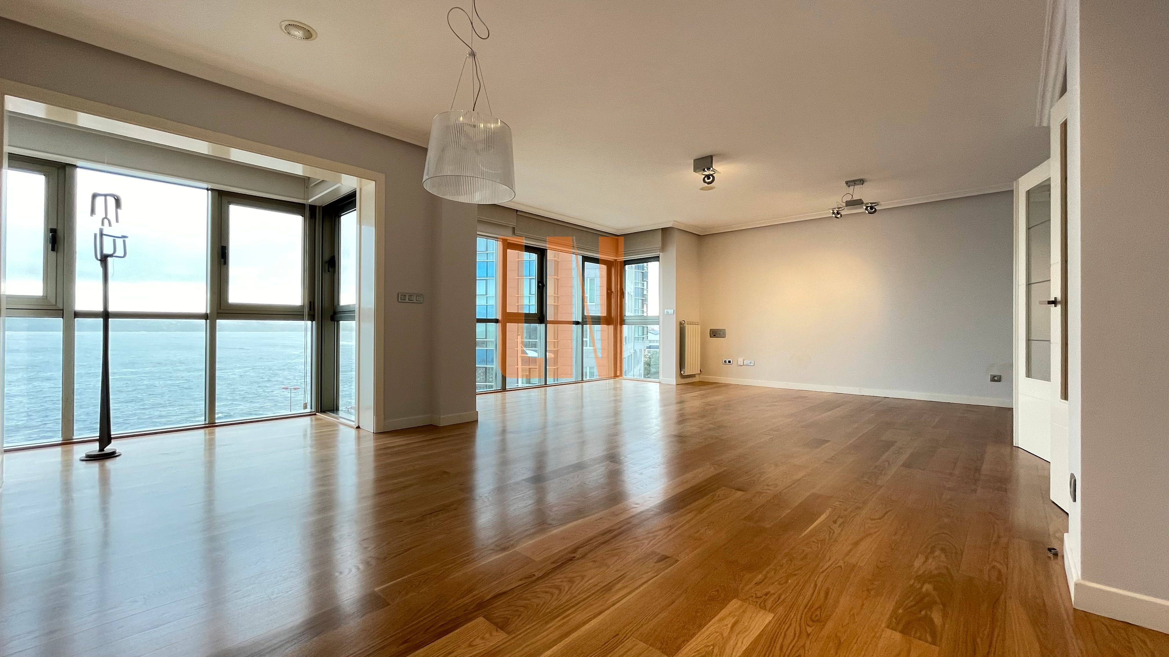 Living room of Flat to rent in A Coruña Capital   with Heating, Parquet flooring and Storage room