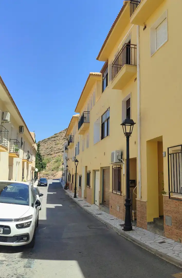 Vista exterior de Dúplex en venta en Macael