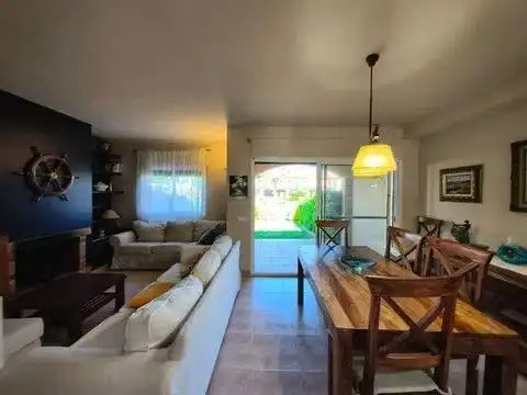 Sala d'estar de Casa adosada en venda en Pals amb Aire condicionat, Calefacció i Jardí privat