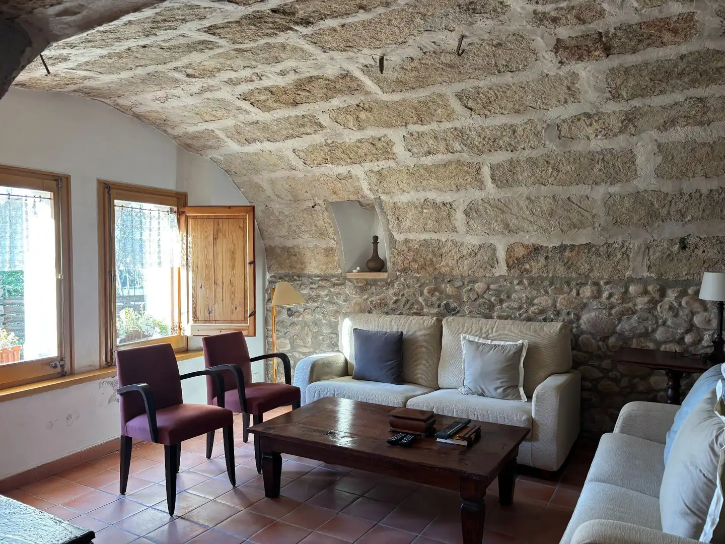 Sala d'estar de Finca rústica en venda en Cabanelles amb Calefacció, Jardí privat i Terrassa