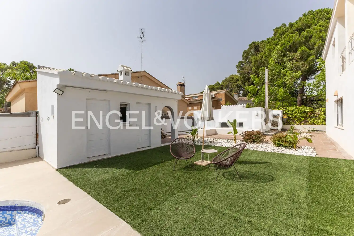 Vista exterior de Casa o chalet en venta en Paterna con Calefacción, Jardín privado y Terraza
