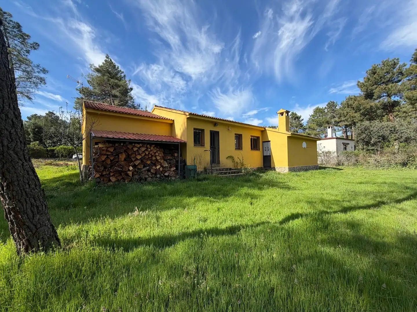 Vista exterior de Casa o chalet en venta en Marugán con Calefacción, Jardín privado y Amueblado