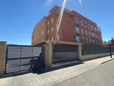 Vista exterior de Garatge en venda en Albacete
