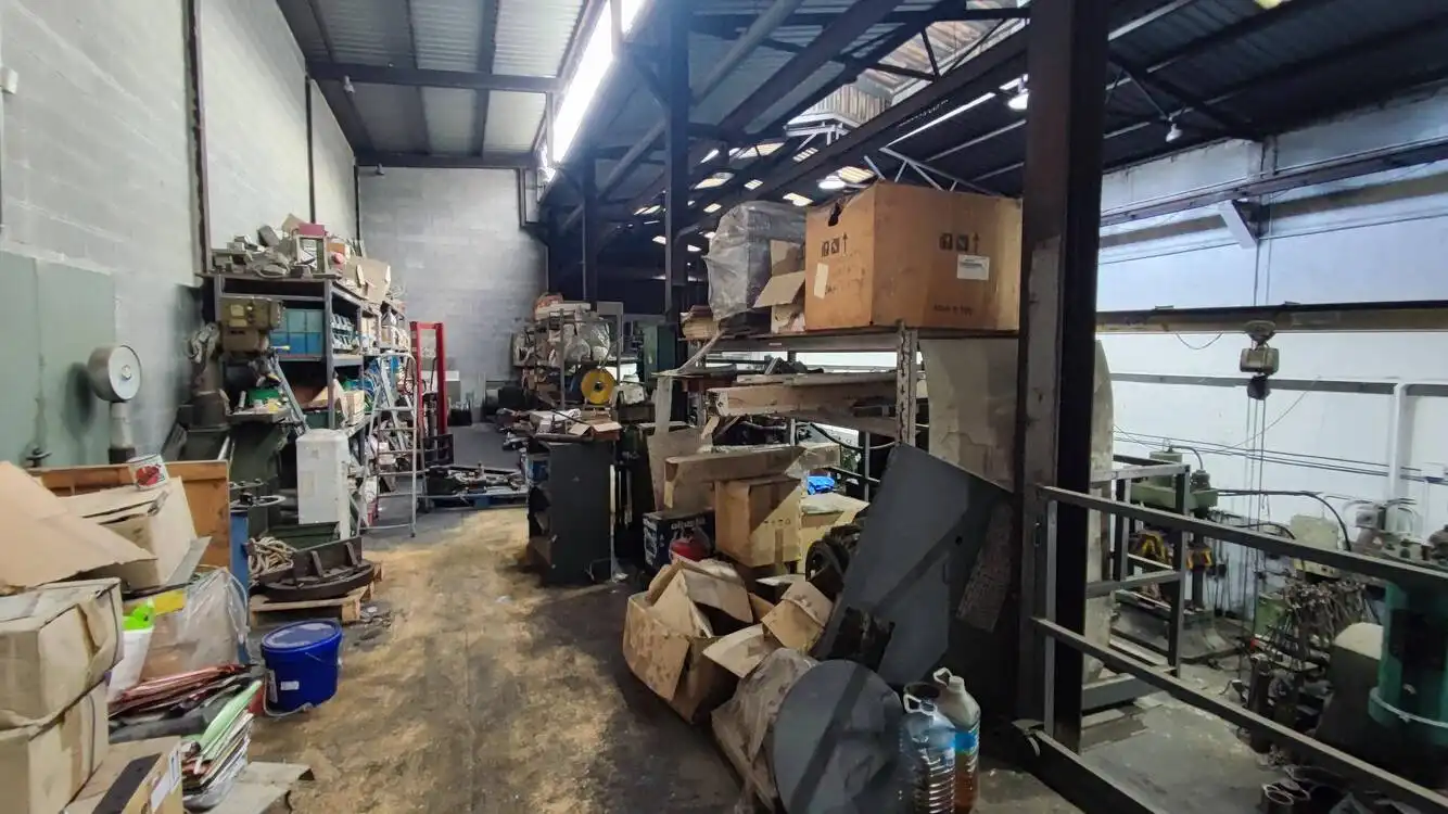 Nave industrial en venta en Vallirana