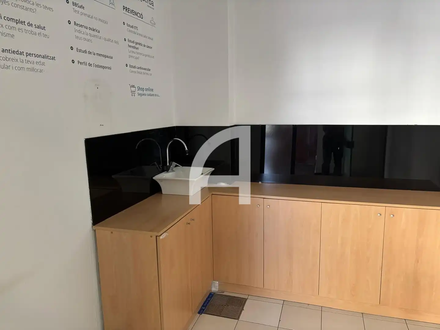 Cocina de Local de alquiler en Sabadell