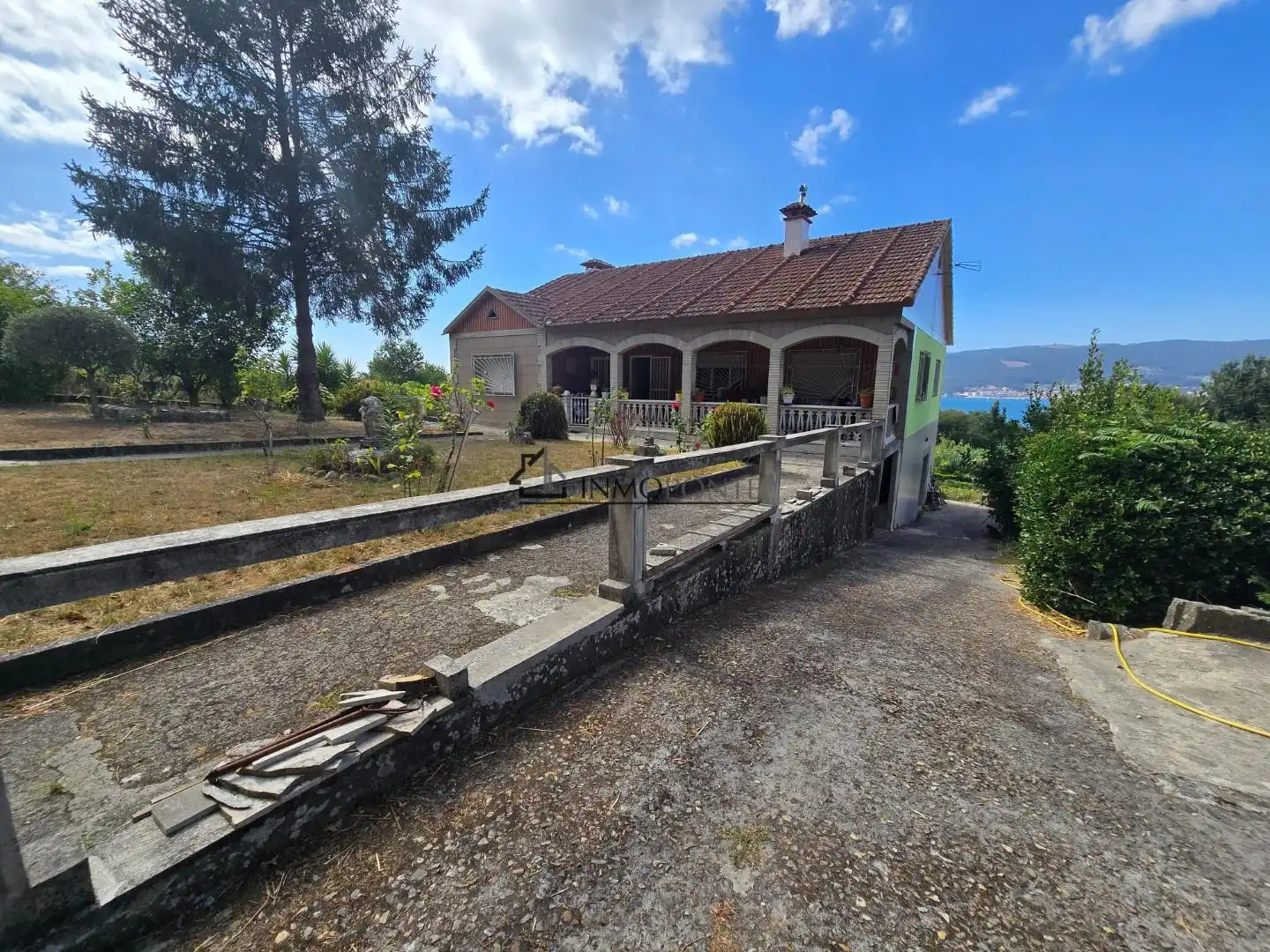 Vista exterior de Casa o xalet en venda en Pontevedra Capital  amb Jardí privat
