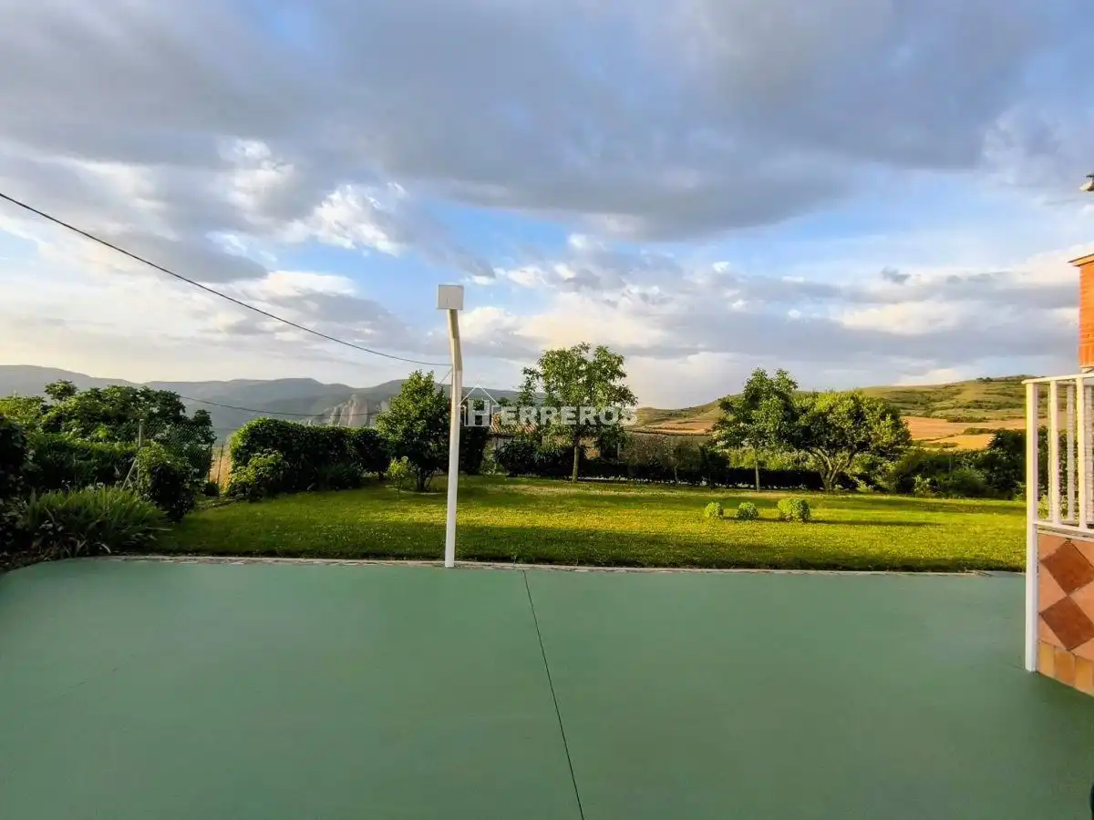 Chalet con jardín en venta en revilla, imagen 8