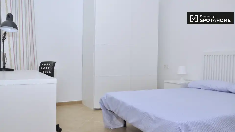 Bedroom of Flat for share in Sant Andreu