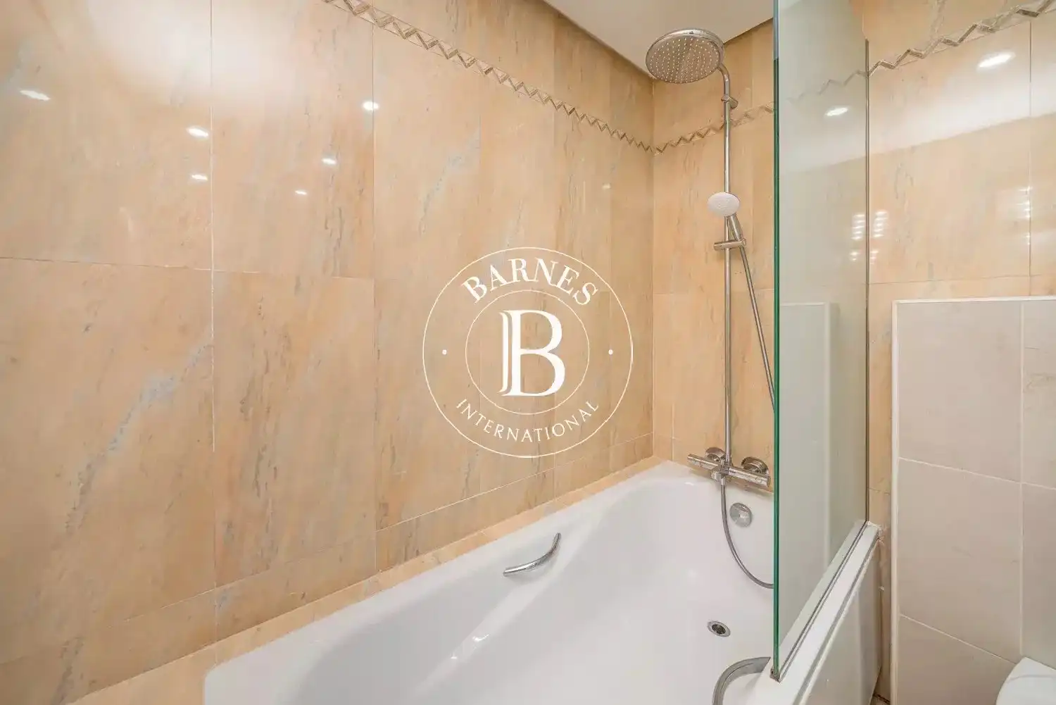 Badezimmer von Wohnung zur Miete in Tetuán