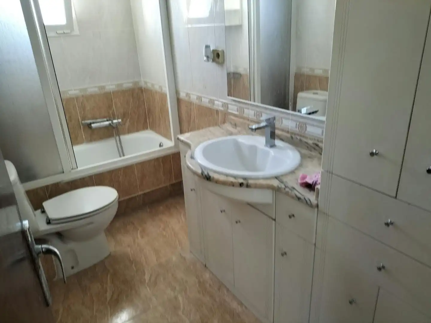 Baño de Piso para compartir en Valencia con Calefacción, Amueblado y Lavadora