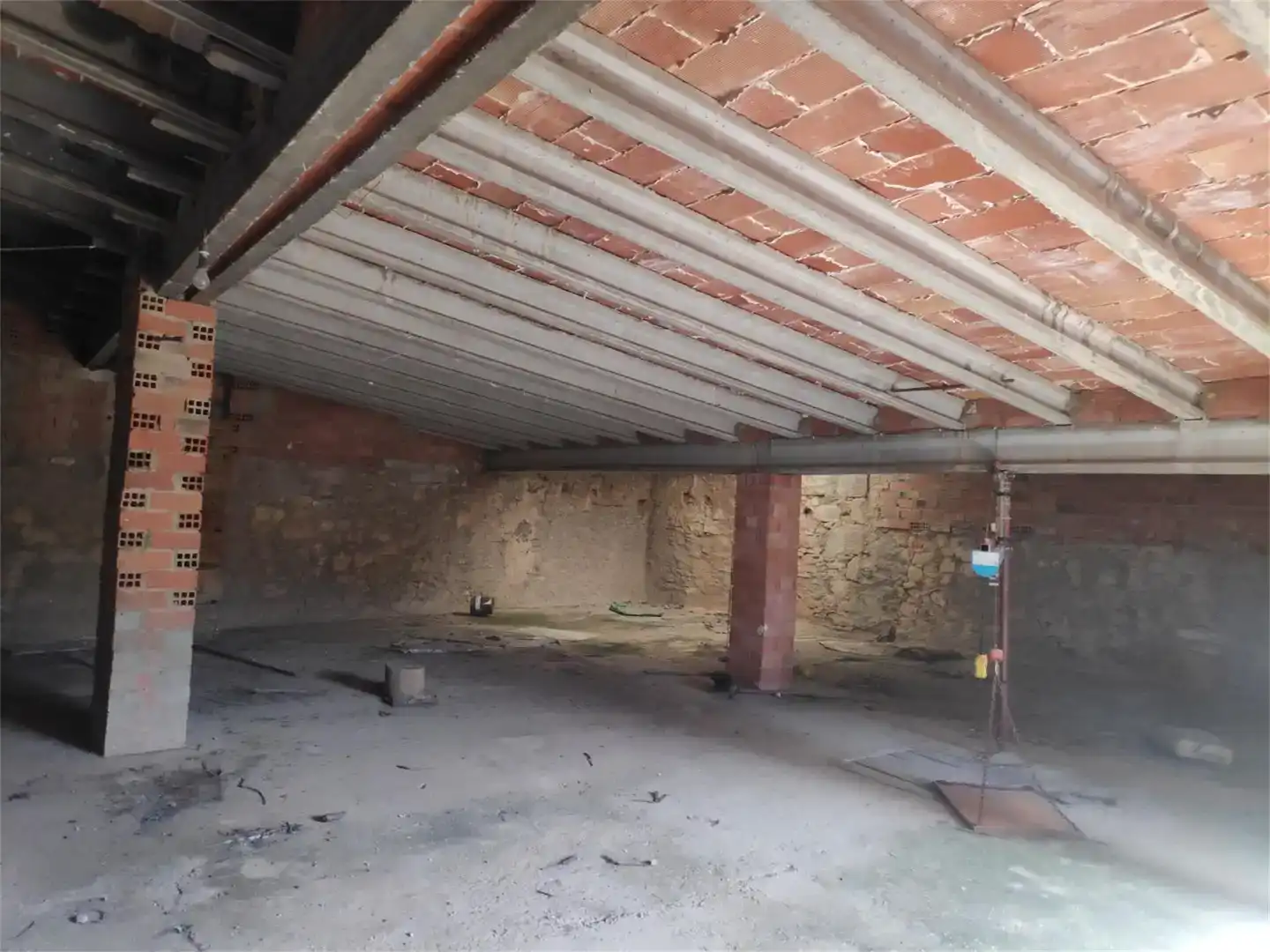 Casa adosada en venda en Valjunquera amb Balcó