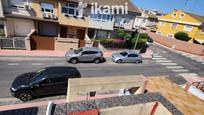 Vista exterior de Casa adosada en venda en San Javier amb Aire condicionat, Calefacció i Terrassa