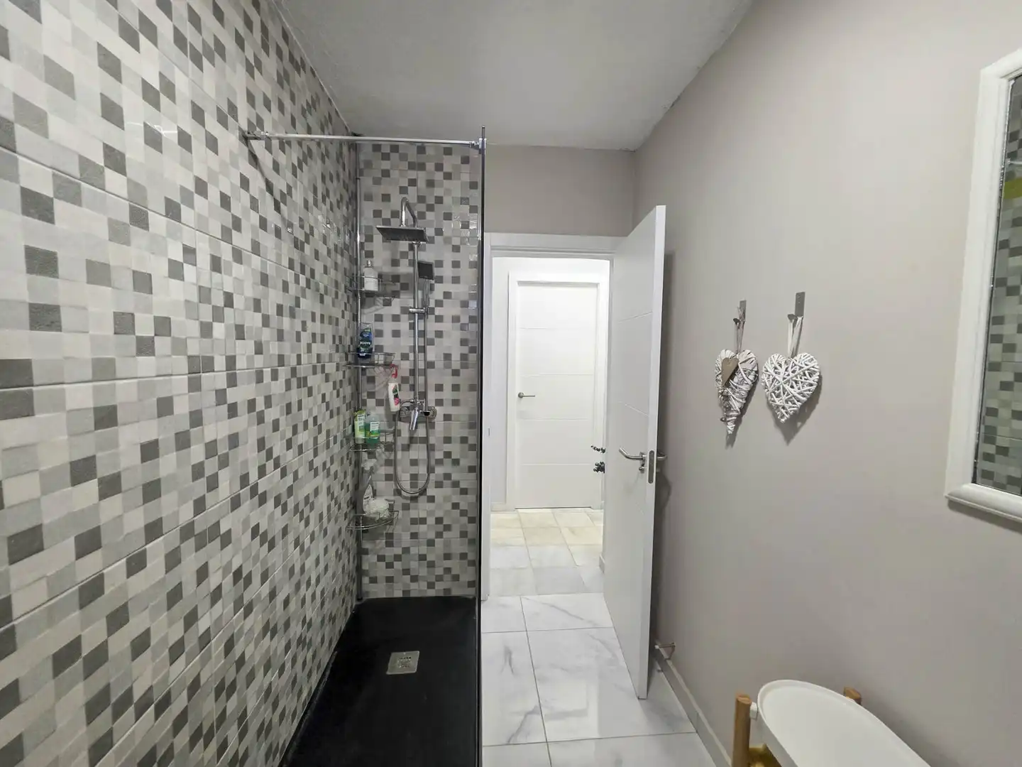 Bathroom of Houses for sale in Manilva  with Air Conditioner, Private garden and Terrace