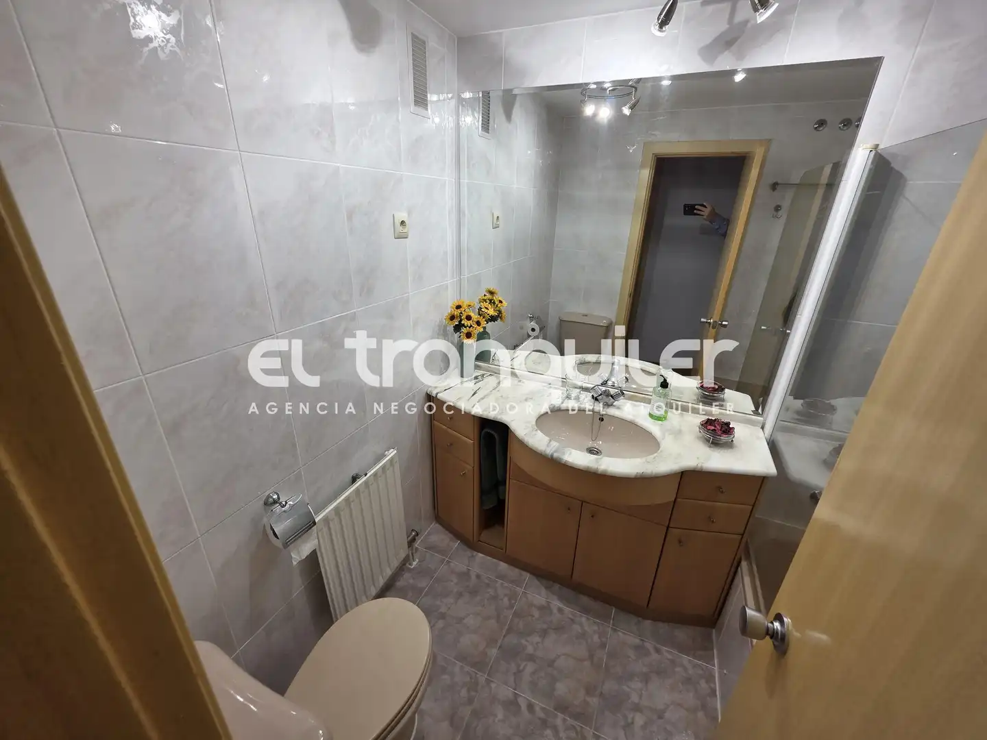 Baño de Piso de alquiler en Madrid con Aire acondicionado, Parquet y Amueblado