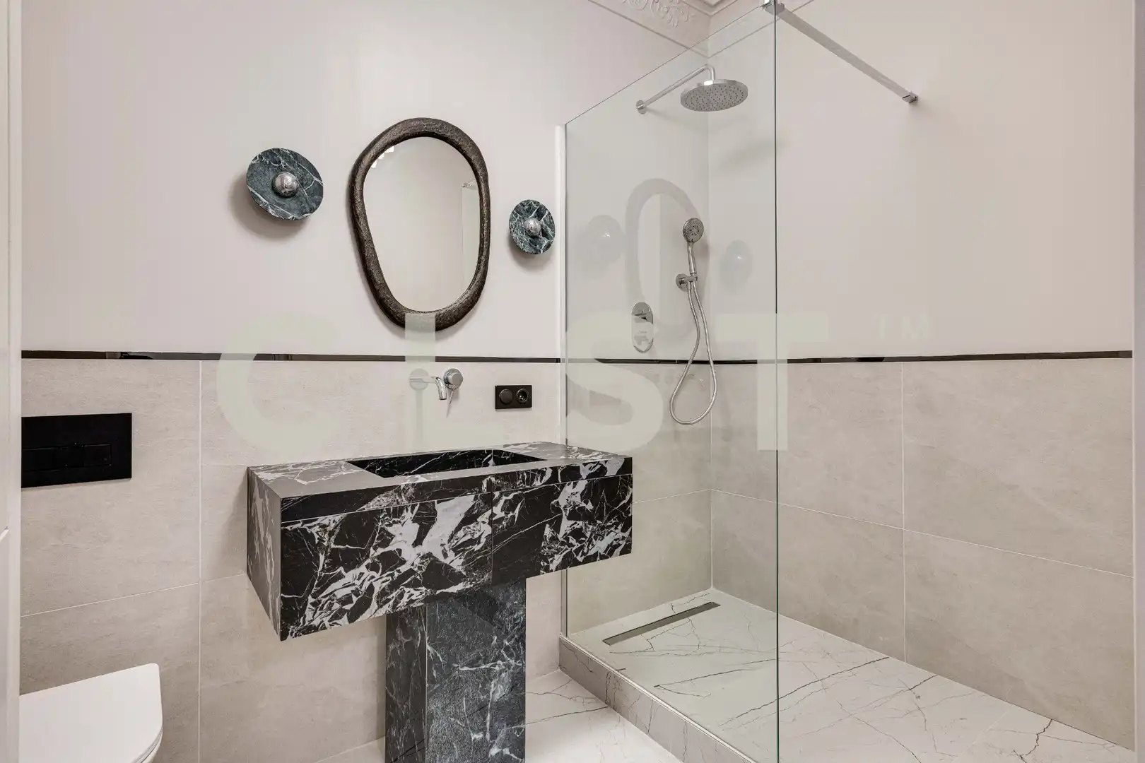 Badezimmer von Wohnungen zum Verkauf in Barcelona mit Klimaanlage, Heizung und Parkett