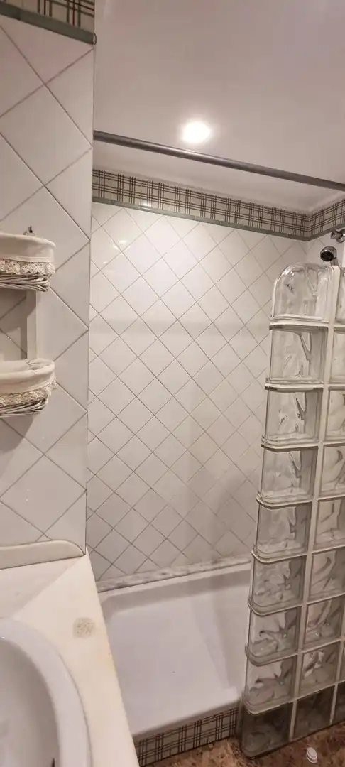 Badezimmer von Wohnung zur Miete in Elche / Elx mit Klimaanlage, Terrasse und Möbliert