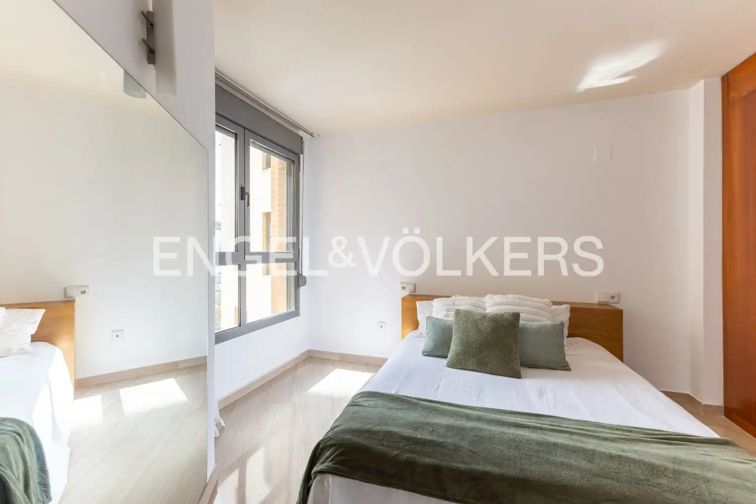 Schlafzimmer von Wohnung zum Verkauf in Valencia mit Klimaanlage, Heizung und Privatgarten