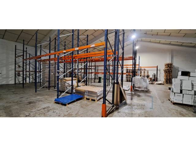 Nave industrial en Alquiler en Calle Garrotxa en Can Casablanques