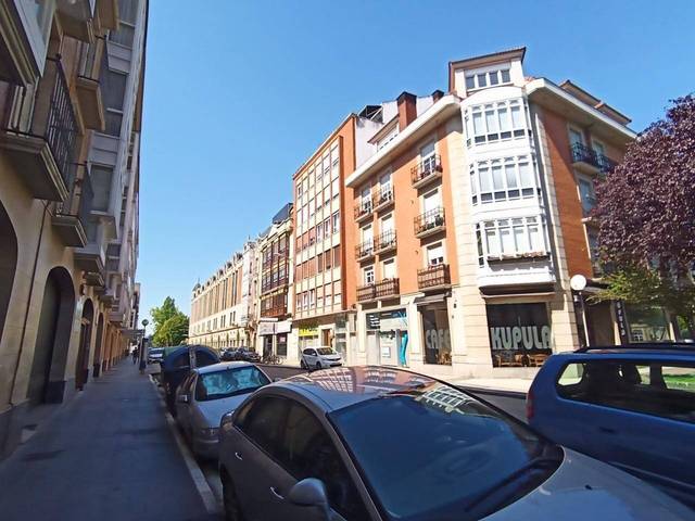 Local comercial en Venta en Calle PORTAL DE CASTILLA en Lovaina