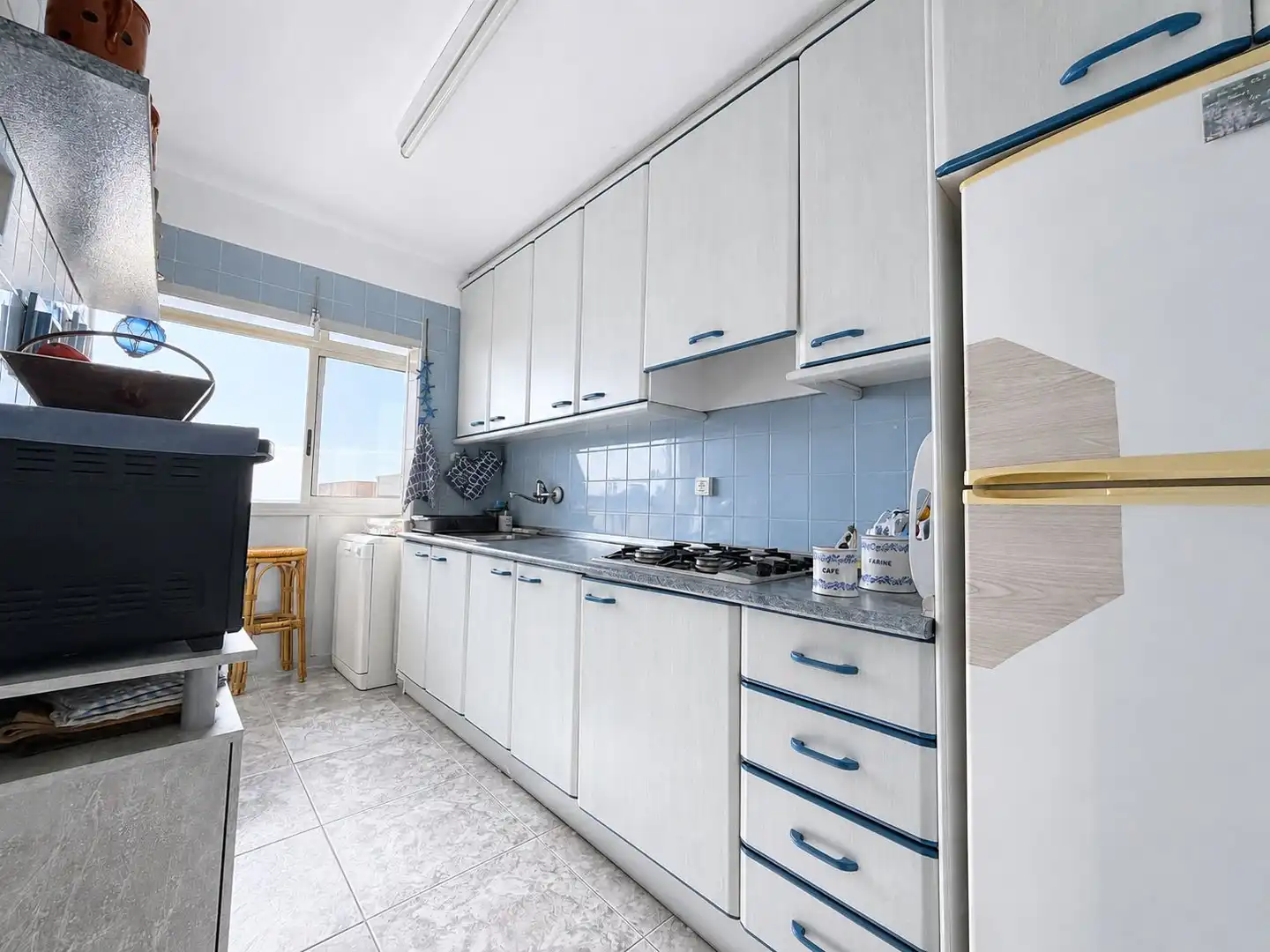 Cuina de Apartament en venda en El Campello amb Aire condicionat i Terrassa