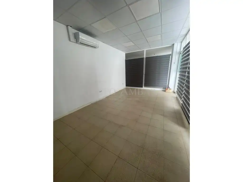 Fabrikhallen zur Miete in Santa Eulària des Riu