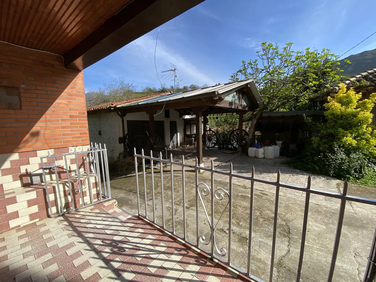 Vista exterior de Casa o chalet en venta en Llanes con Jardín privado, Terraza y Trastero