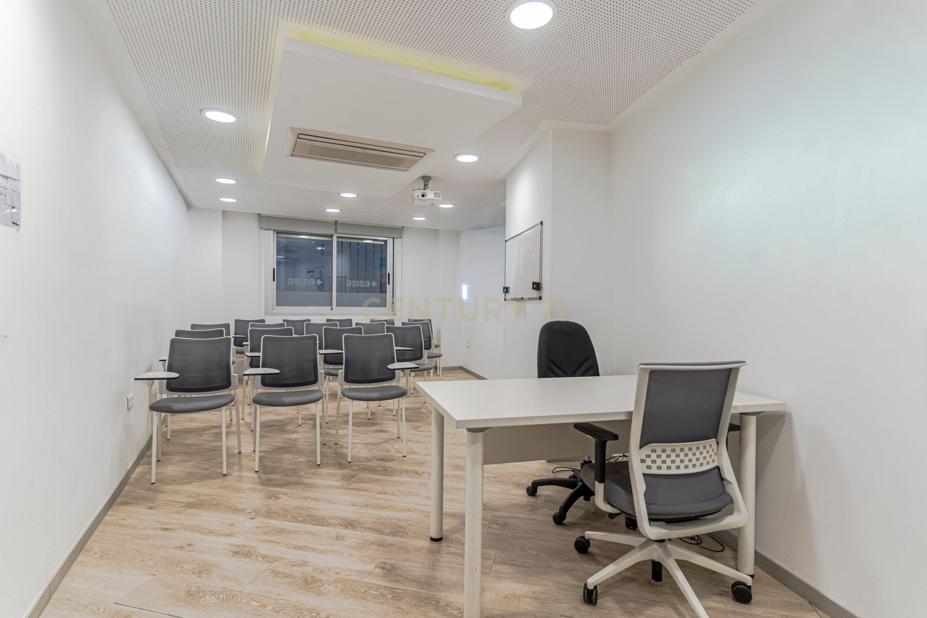 Oficina en venda en  Granada Capital amb Aire condicionat i Traster