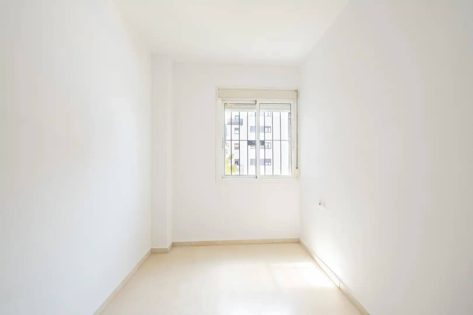 Habitación de Dúplex en venta en Sevilla con Aire acondicionado y Piscina comunitaria