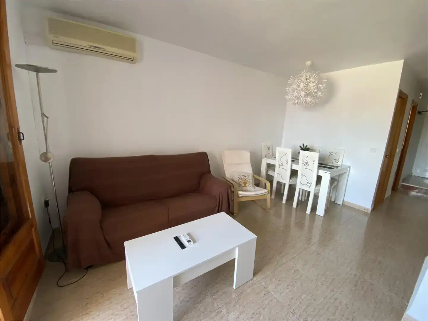 Sala d'estar de Dúplex de lloguer en Mazarrón amb Aire condicionat, Moblat i Forn