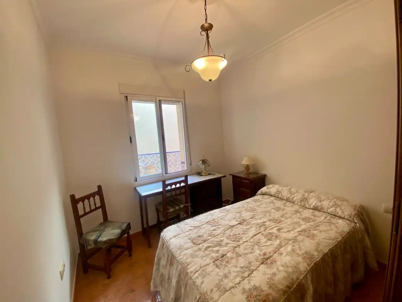 Dormitori de Casa adosada en venda en Calzada de Calatrava amb Aire condicionat, Terrassa i Moblat