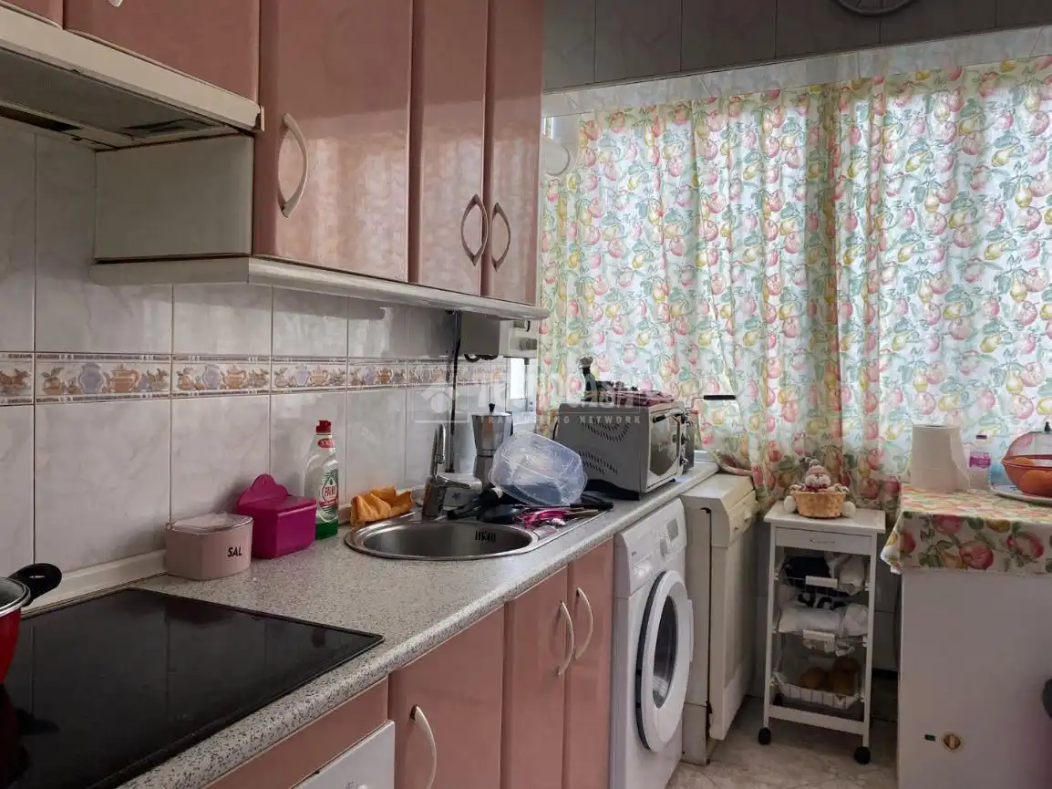 Kitchen of Flat for sale in Sevilla  with Air Conditioner and Balcony