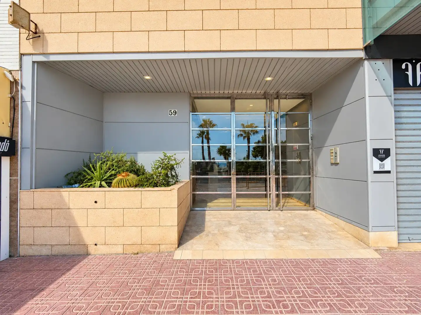 Vista exterior de Apartamento en venta en Torrevieja con Calefacción, Terraza y Amueblado