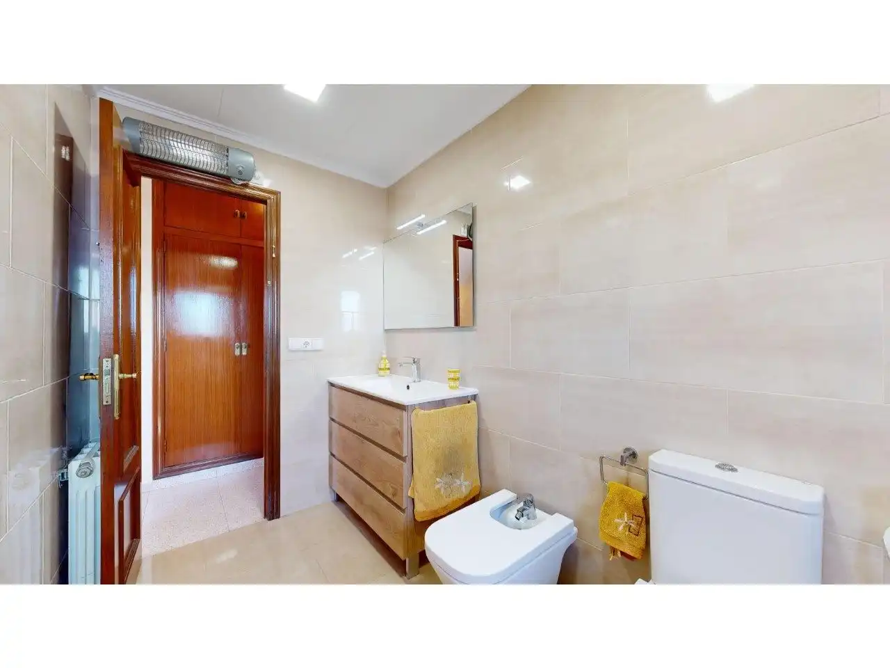 Baño de Casa adosada en venta en Torrent con Aire acondicionado, Calefacción y Jardín privado