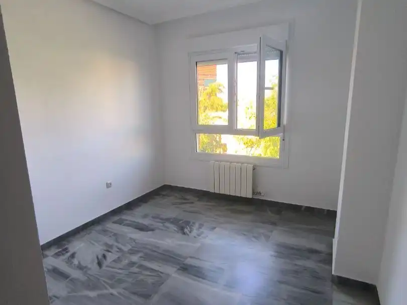 Schlafzimmer von Wohnung zur Miete in Ciudad Real Capital mit Terrasse und Balkon