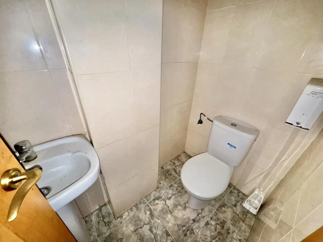 Bany de Edifici en venda en Candeleda